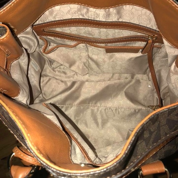 Michael Kors - Picture 2 of 2